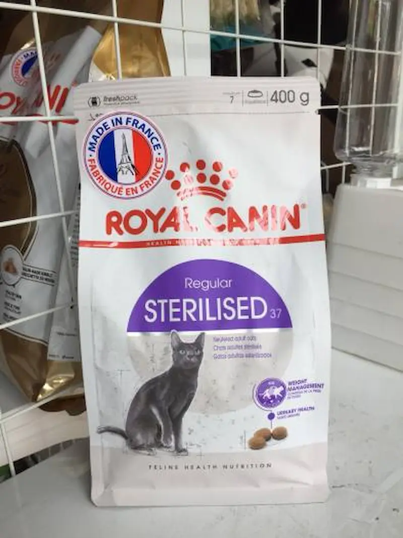 Thức ăn hạt cho mèo Royal Canin sterilised 400g