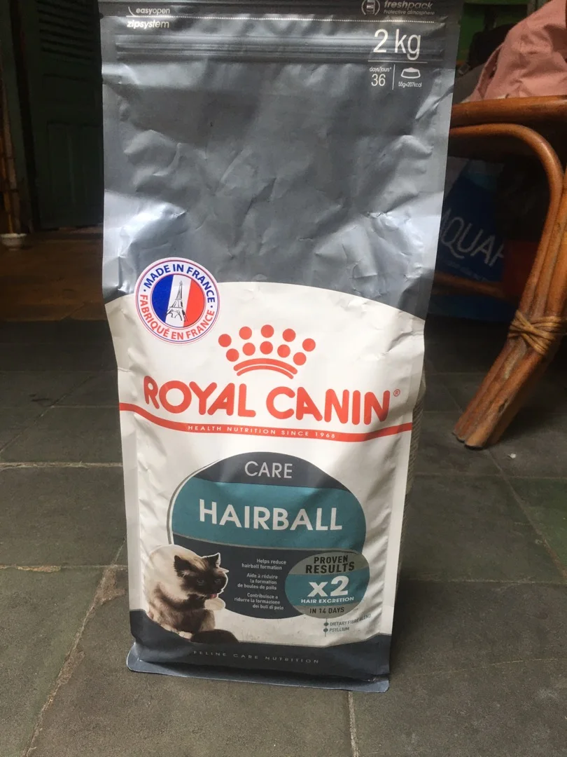 Thức ăn hạt cho mèo Royal Canin hairball care 2kg